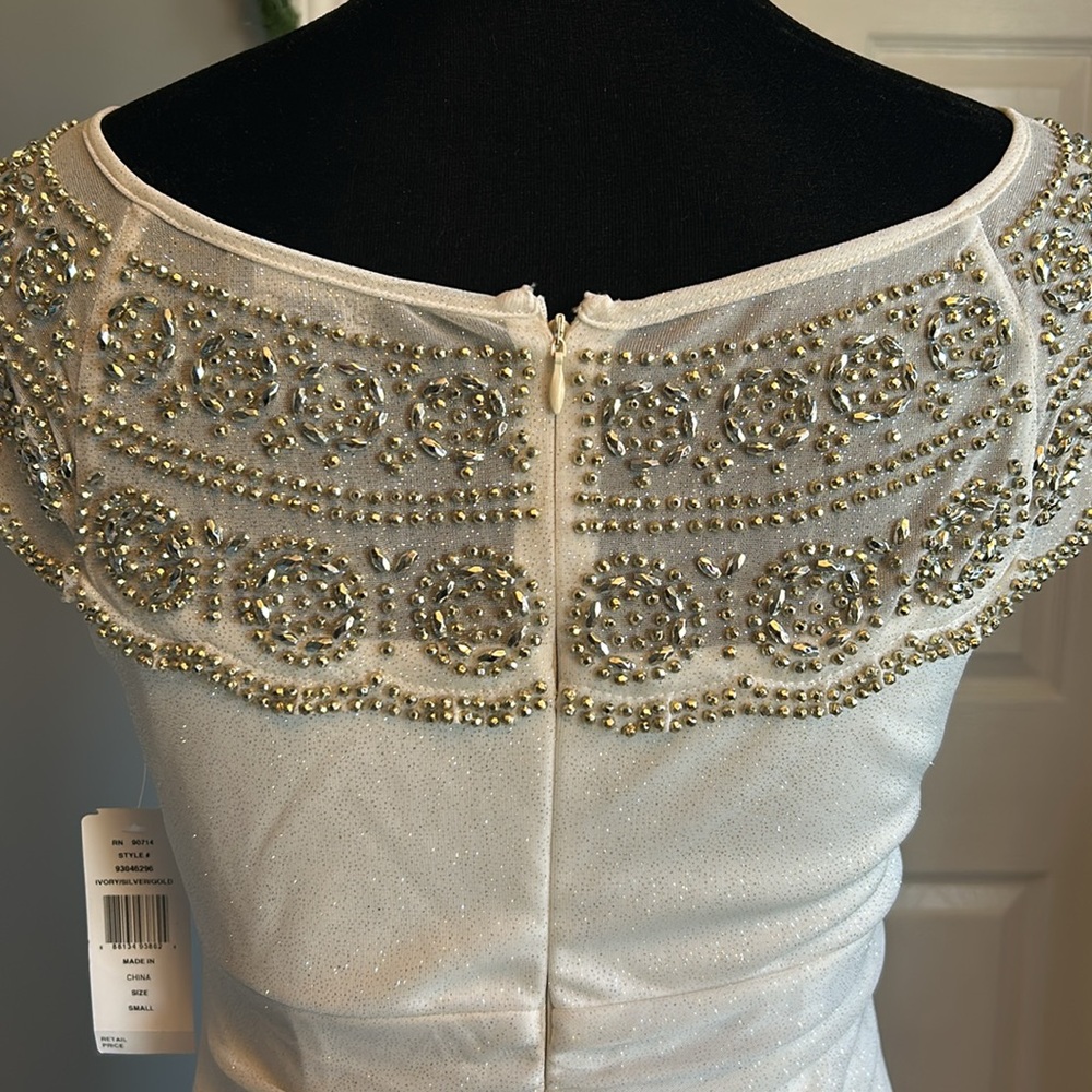 White new dress - Picture 9 of 15